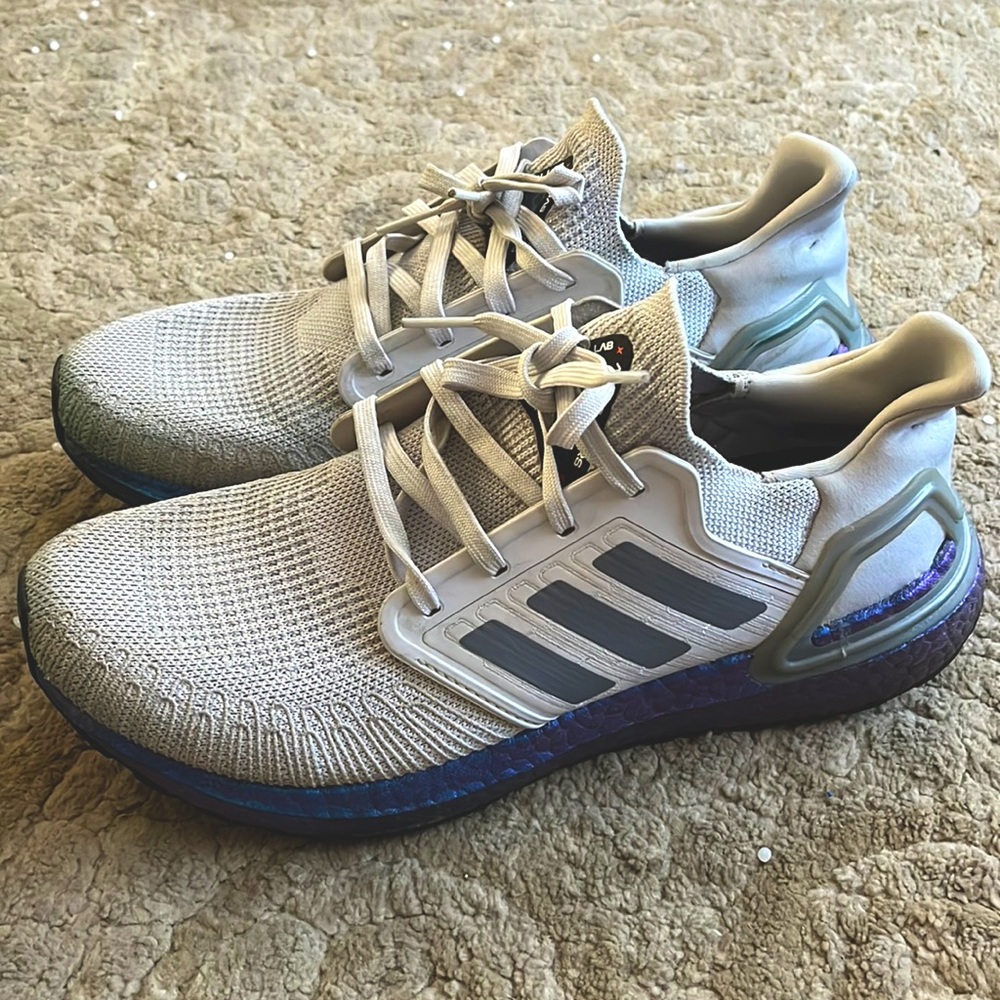 ADIDAS ULTRABOOST! Men’s size 9.5!